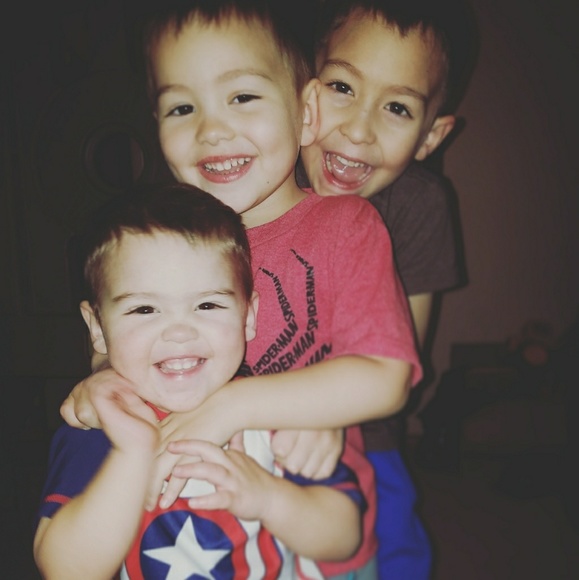 Meet your Posher, Nicole - Picture 3 of 4